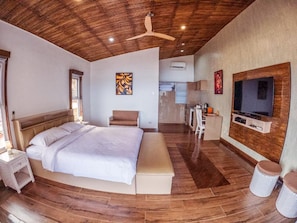 Minibar, in-room safe, free WiFi, bed sheets - The Gabayan Riviera (Lazi)