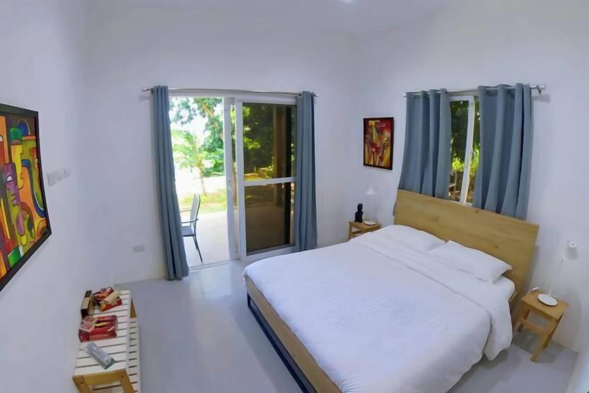 Minibar, in-room safe, free WiFi, bed sheets