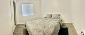 2 Schlafzimmer, Schreibtisch, Bügeleisen/Bügelbrett, kostenloses WLAN