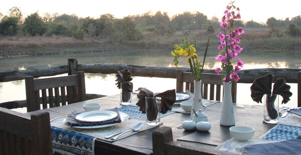 Saccharum Safari Lodge - Chhattisgarh