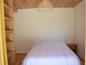 2 bedrooms, WiFi - Sunny Ground Floor Chalet with Terrace, Near Center and Ski Trails (Pralognan-la-Vanoise)
