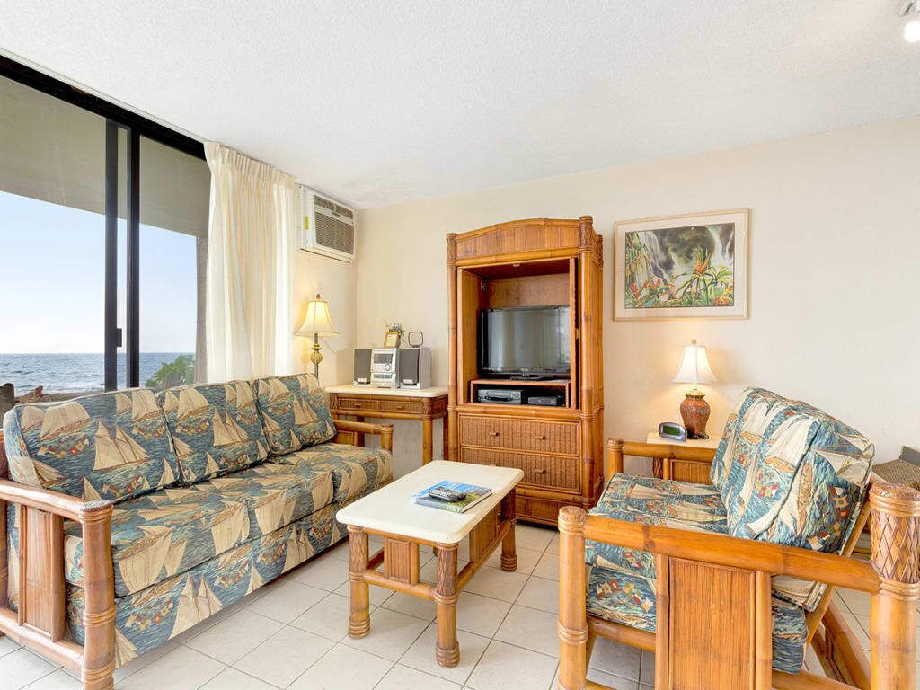 Ground-Floor Resort W/Balcony and A/C-Kona Reef