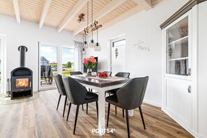 Dining - Lütte Diekhuus - terrace, wood-burning stove, sauna, close to the North Sea and the beach (Büsum)