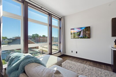 Dyersville Dream Condo #200