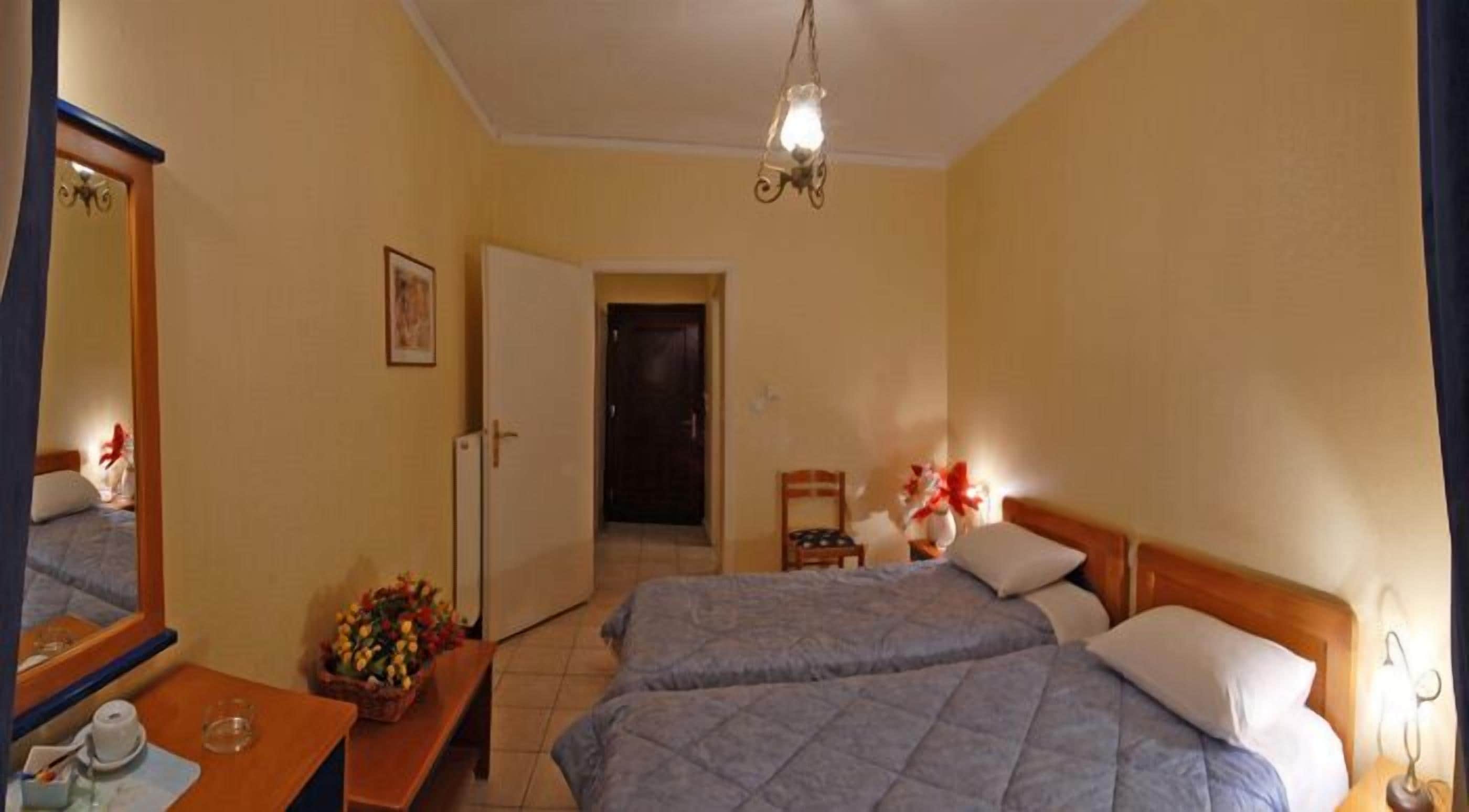 Minibar, in-room safe, desk, laptop workspace