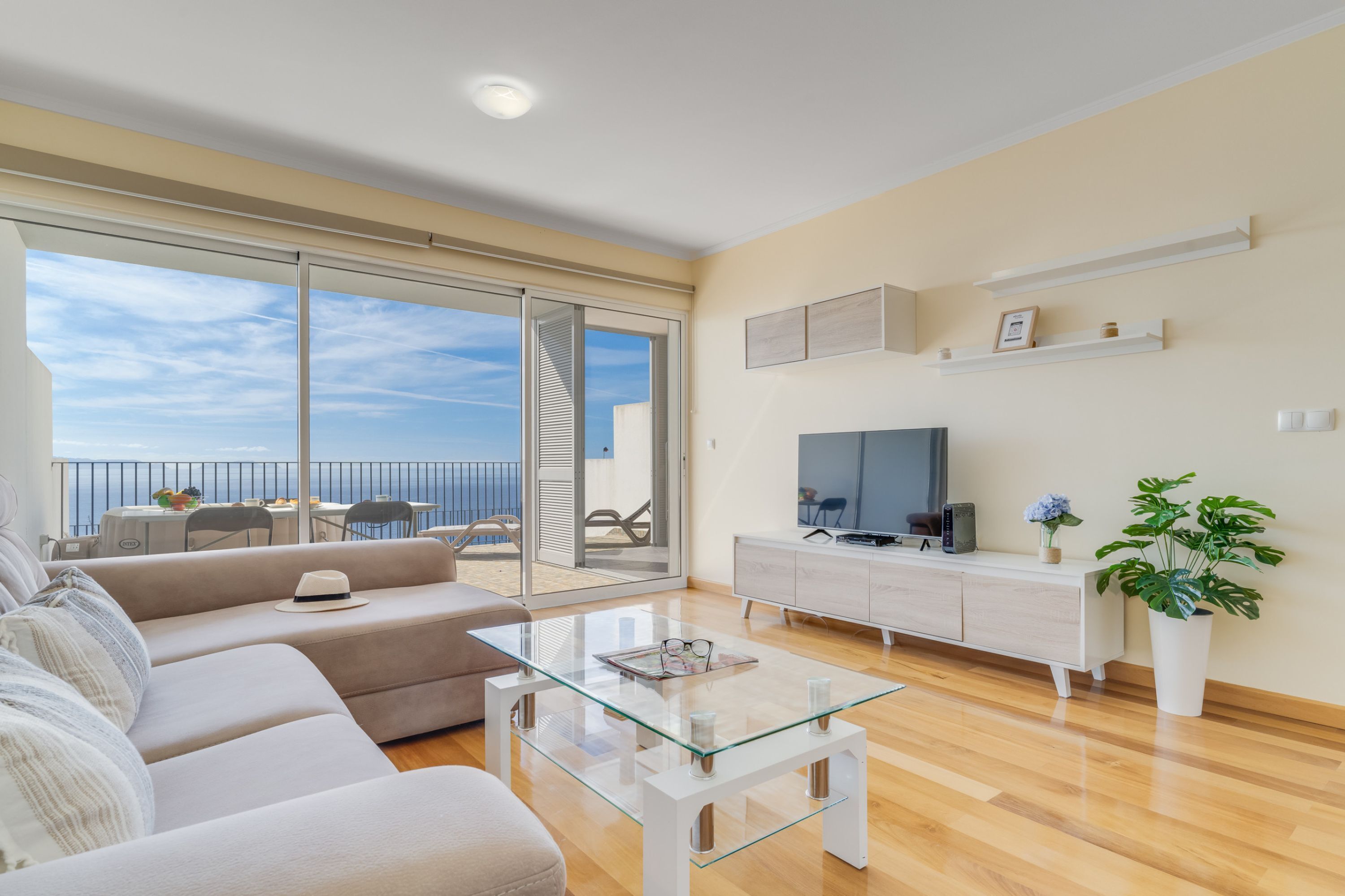 Rumah | 2 kamar tidur, setrika/meja setrika, tempat tidur bayi, dan Wi-Fi