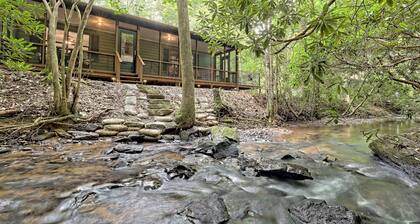 “Serenity Wow!” Cabin on the Creek Close to Town