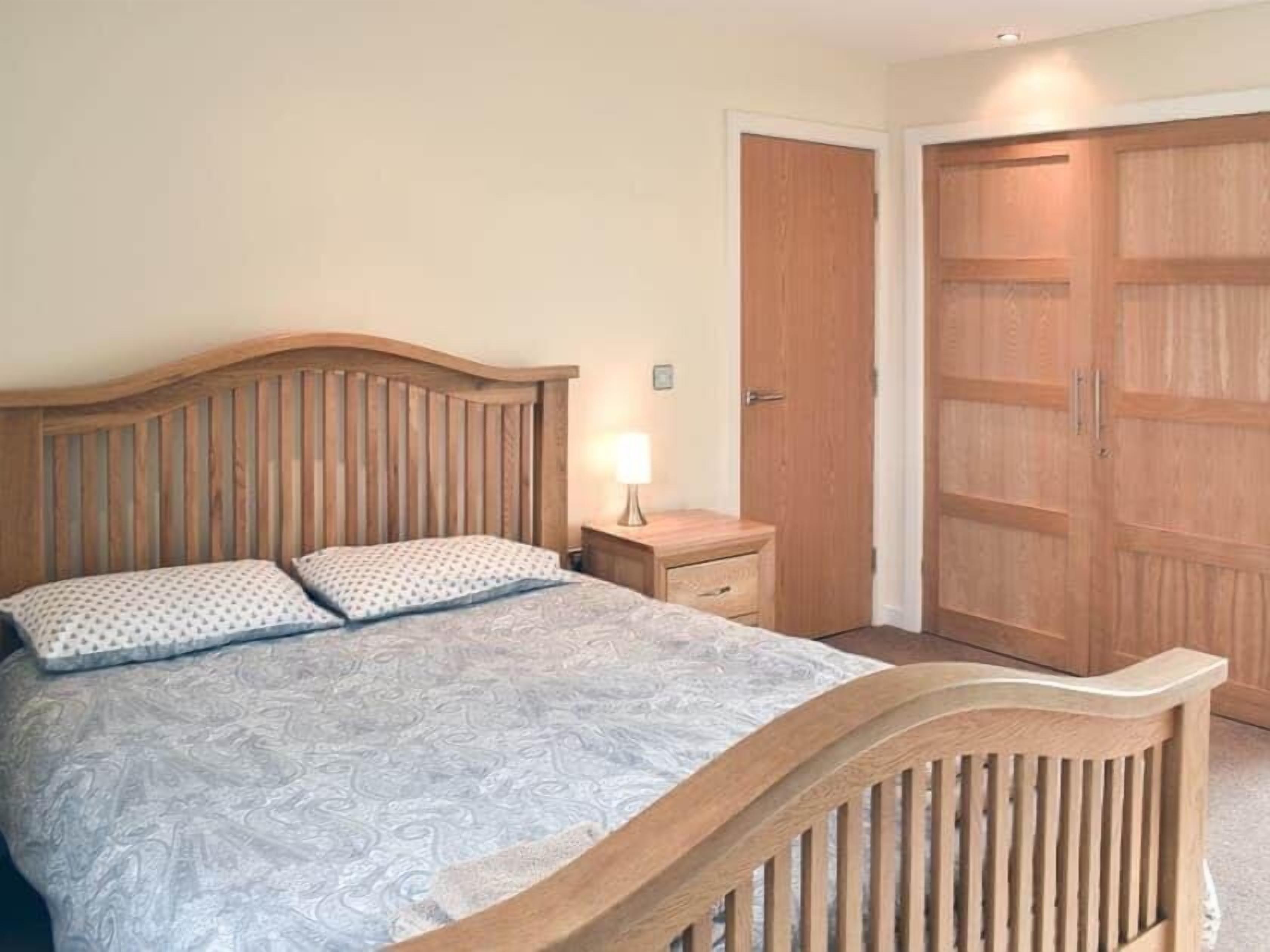 4 bedrooms, WiFi, wheelchair access