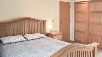 4 bedrooms, WiFi, wheelchair access