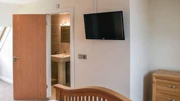 4 bedrooms, WiFi, wheelchair access