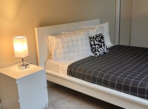3 bedrooms, in-room safe, desk, iron/ironing board