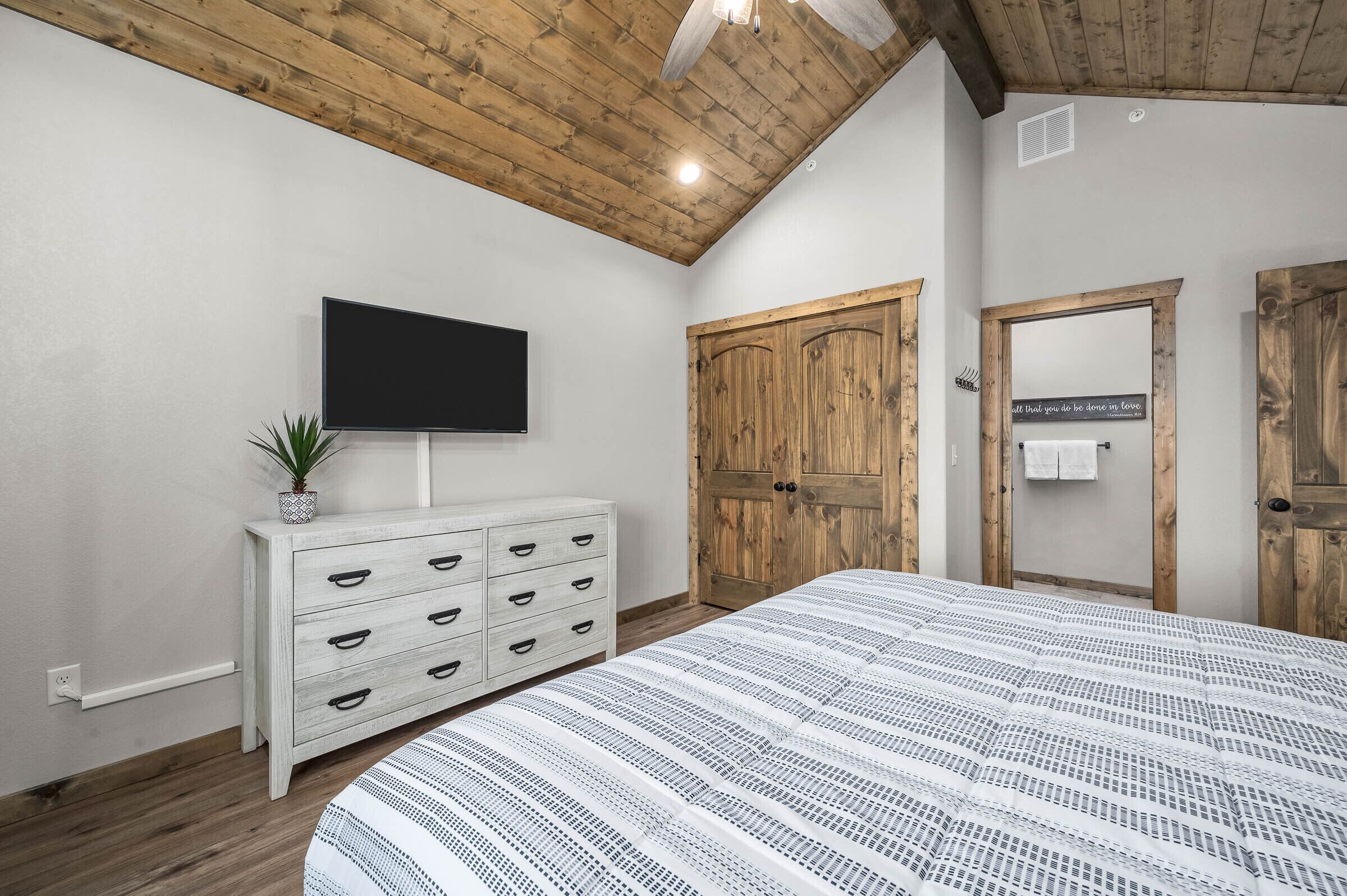 5 bedrooms, iron/ironing board, travel cot, free WiFi