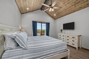 5 bedrooms, iron/ironing board, travel crib, free WiFi - Private HotTub - Pool Front - Boat Slip Included (Branson)