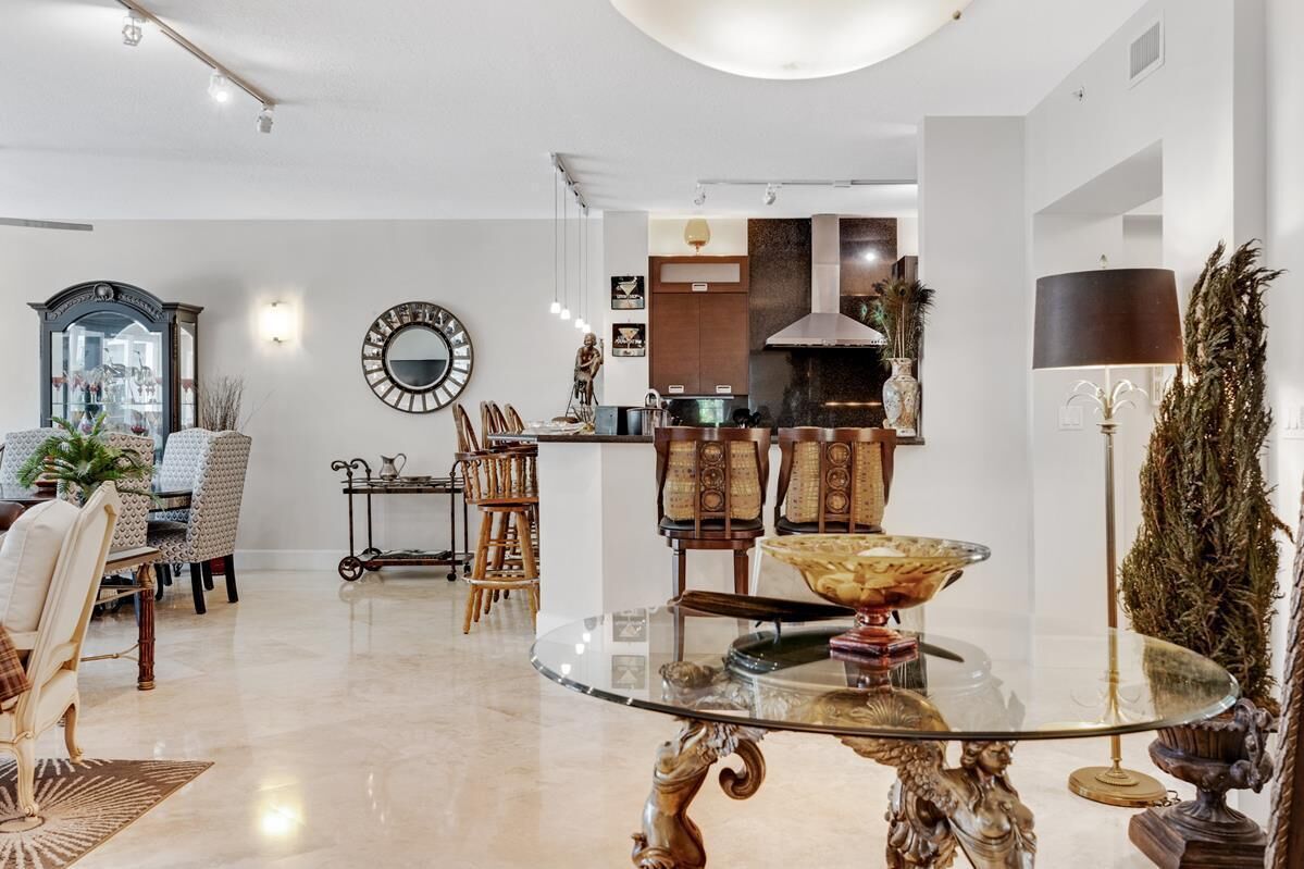 Oceanfront 3BR/3BA Mariner's Club Villa 521 with Oasis Pool, Marina, Game Room & More