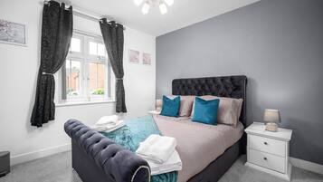 2 bedrooms, iron/ironing board, free WiFi, bed sheets