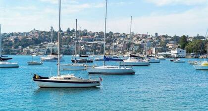 Pet Friendly Modern Apartment in Rose Bay near water