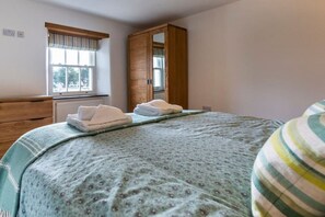 5 slaapkamers, een strijkplank/strijkijzer, gratis wifi, beddengoed