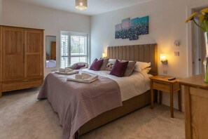 2 Schlafzimmer, BĂŒgeleisen/BĂŒgelbrett, kostenloses WLAN, BettwĂ€sche