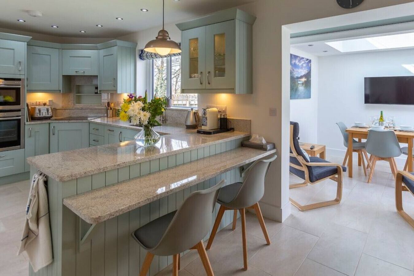 Refrigerador, microondas, horno y lavavajillas 