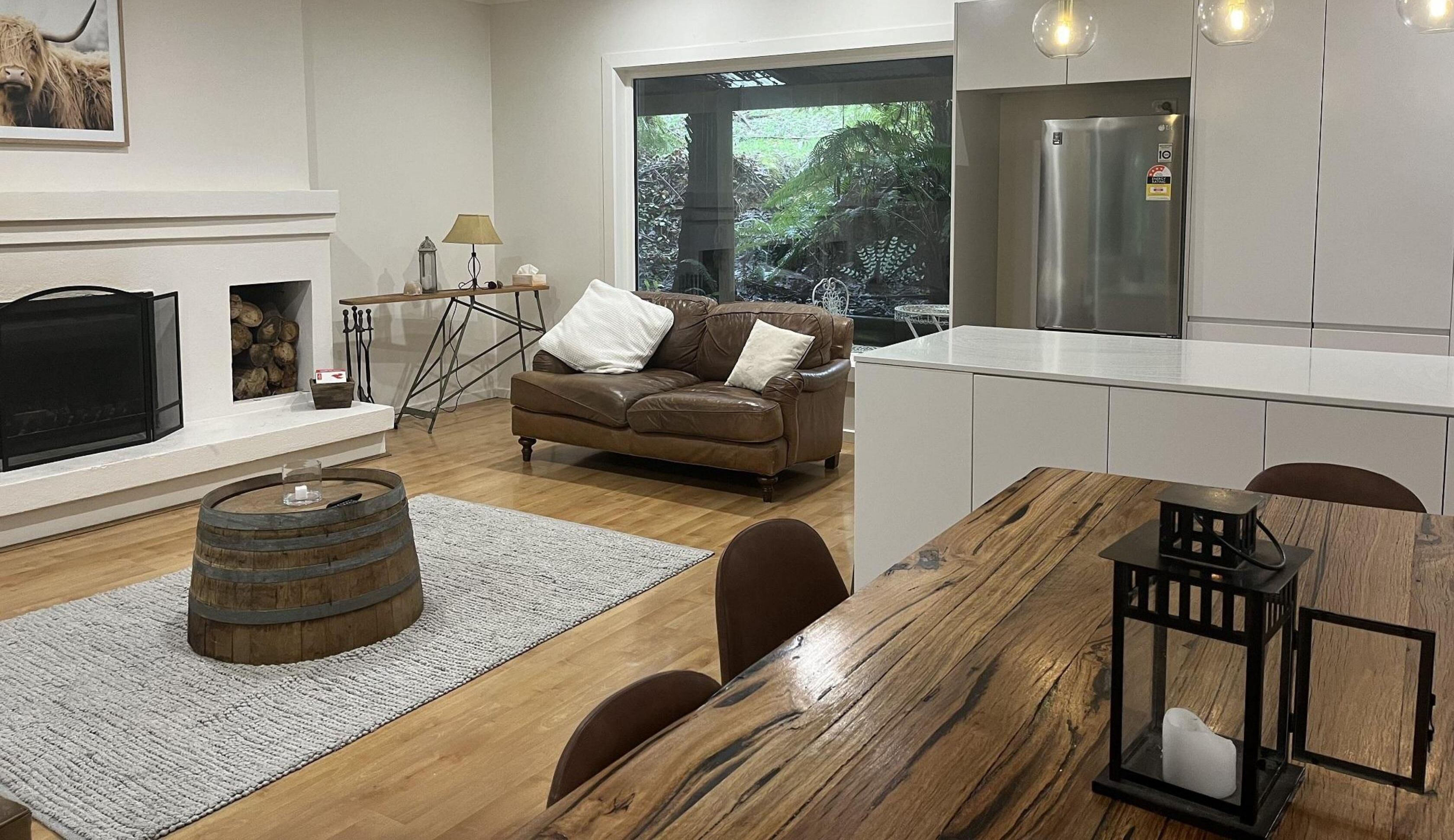 7 Acre Paradise. Windmill Lodge. Fernglen Forest Retreat.