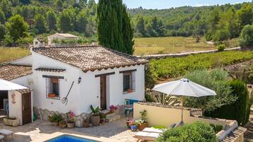 Premium Cabin | 1 bedroom, Egyptian cotton sheets, premium bedding, down comforters