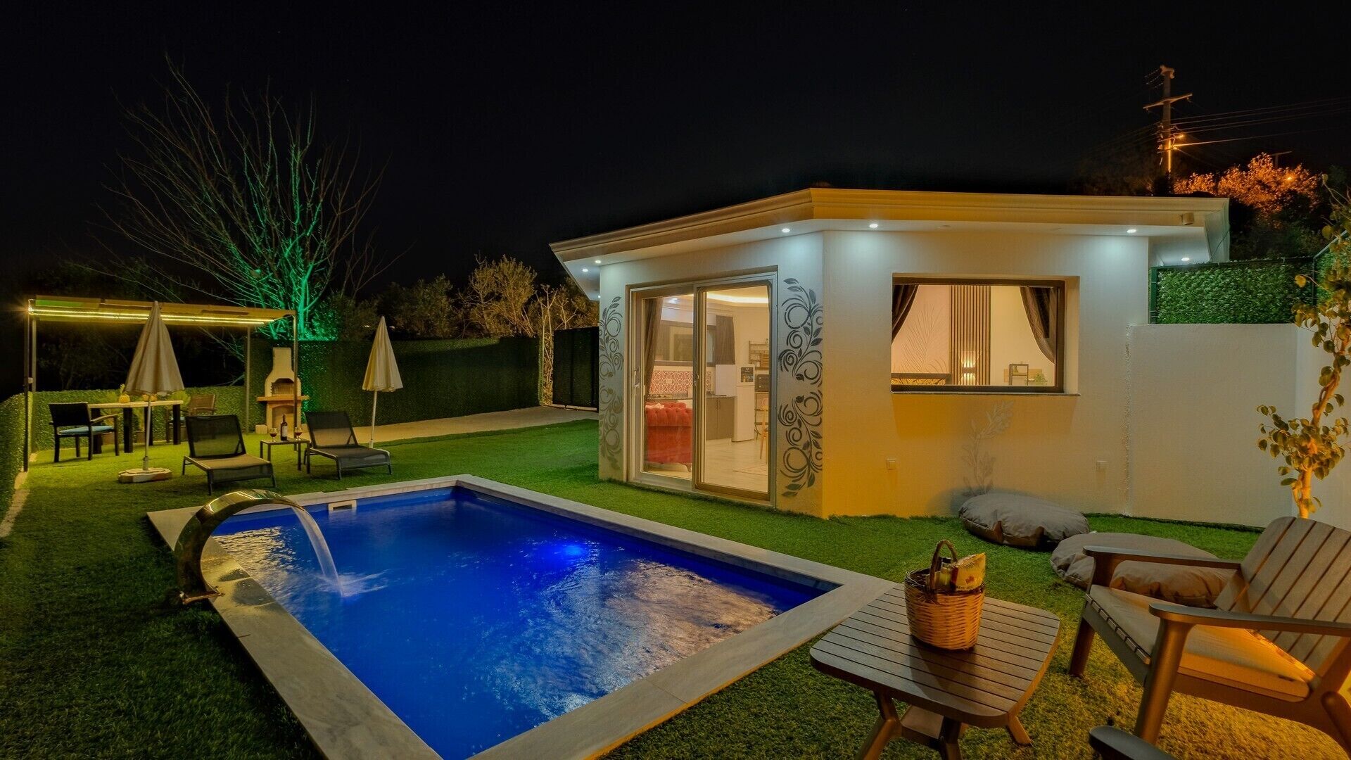 Luxury honeymoon villa with private pool and jacuzzi