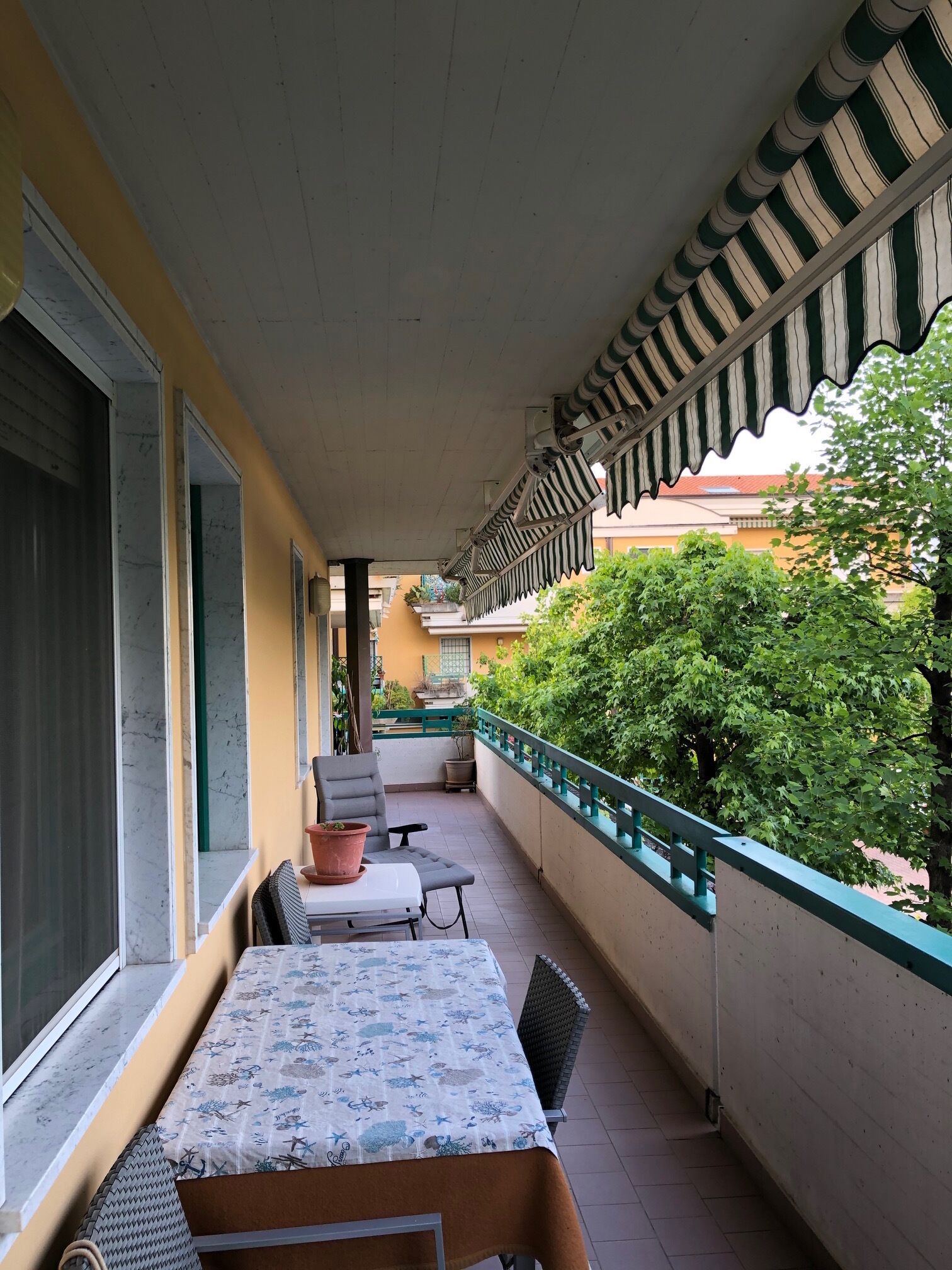 TWO STEPS FROM THE SEA AND THE HIGHWAY