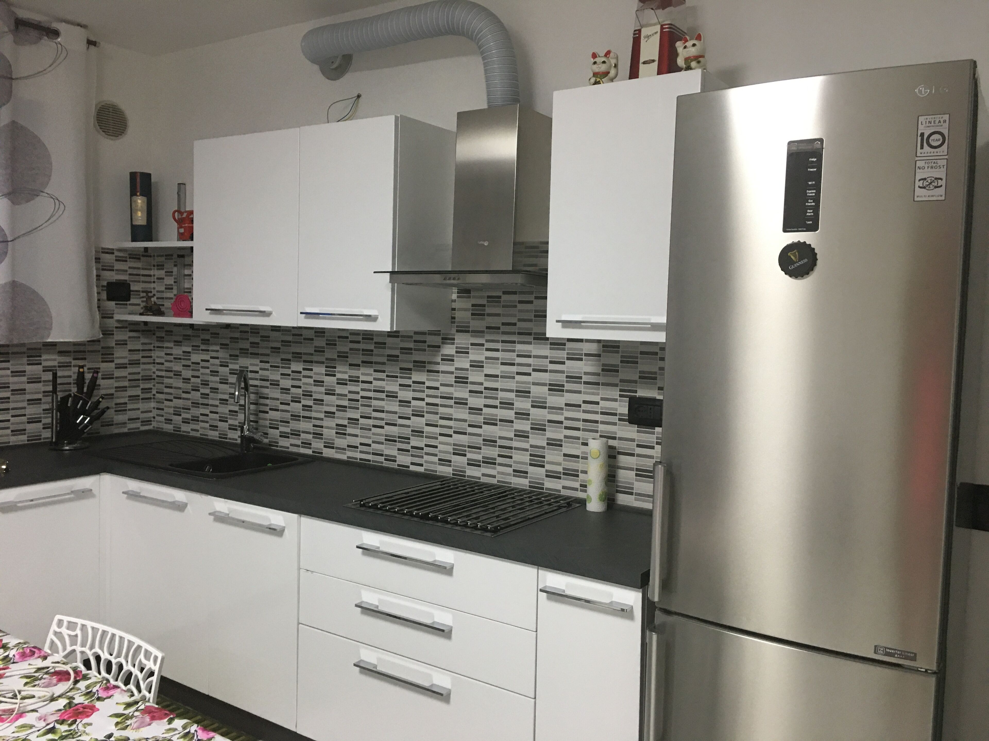 TWO STEPS FROM THE SEA AND THE HIGHWAY