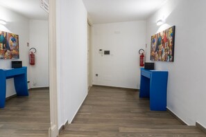 Interior - GuestHost - Charming 55 sqm apartment, for 4 people, located on the 1st floor of a renovated period building (NO lift; 38 steps). The property is located in the center of Palermo (Restricted-Traffic Area), a few steps from the main attractions of the cit (Palermo)