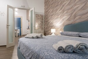 1 slaapkamer, een strijkplank/strijkijzer, wifi, beddengoed