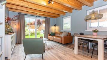 Smart-TV, DVD-Player, Tischtennisplatte