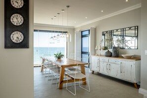 Dining - Doug's Villa (Saint Helena Bay)