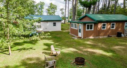 COZY CABIN WITH PRIVATE PIER ON LAKE PETENWELL