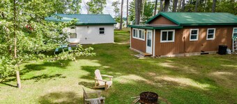 COZY CABIN WITH PRIVATE PIER ON LAKE PETENWELL