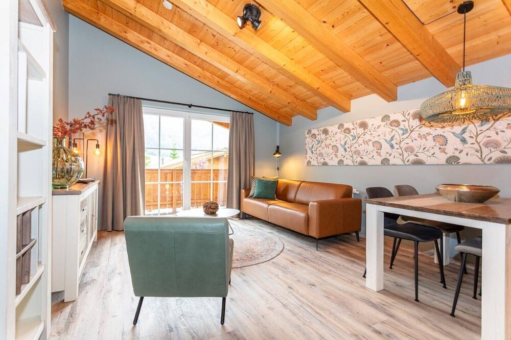 Feriendorf-Wallenburg \/ 4-person holiday apartment with balcony