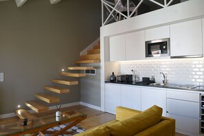 Flat-screen TV - Trendy Flats Fontainhas (Porto)