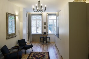 Minibar, individually decorated, individually furnished - Trendy Flats Fontainhas (Porto)