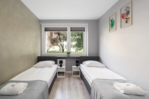 2 bedrooms, iron/ironing board, WiFi, bed sheets