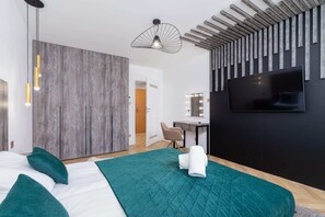 1 chambre, bureau, fer et planche à repasser, Wi-Fi