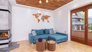 TV, peis og kontorer