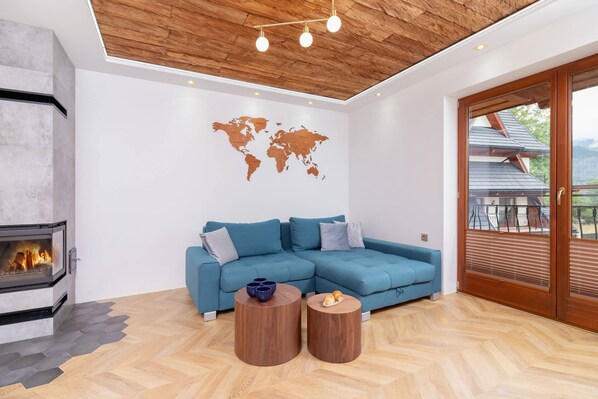 TV, fireplace, offices