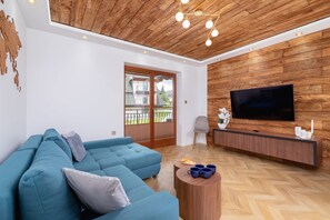 TV, fireplace, offices