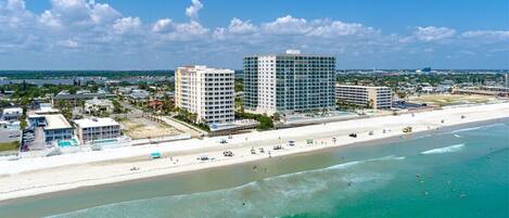 En la playa y toallas de playa
