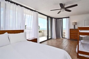 3 bedrooms, desk, free WiFi, bed sheets - Rare Find - Perfection & Luxury on the Beach in Siesta Key Village! Walk to Shopping, Dining & Enter (Siesta Key)