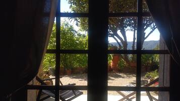 Chambre Origine | 1 bedroom, premium bedding, memory foam beds, laptop workspace