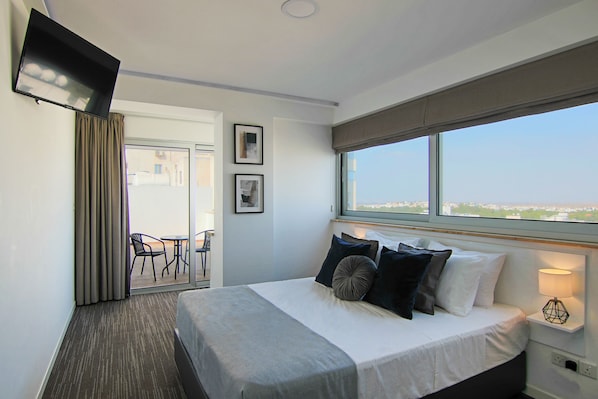 ห้องลักซ์ชัวรี่สตูดิโอสวีท | ตู้นิรภัยในห้องพัก, เตารีด/โต๊ะรีดผ้า, Wi-Fi ฟรี, ผ้าปูที่นอน