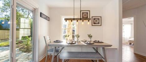 تناول الطعام