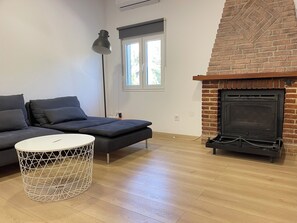 TV - 5min from the beach, comfortable villa with pool and large garden, (La Marina)