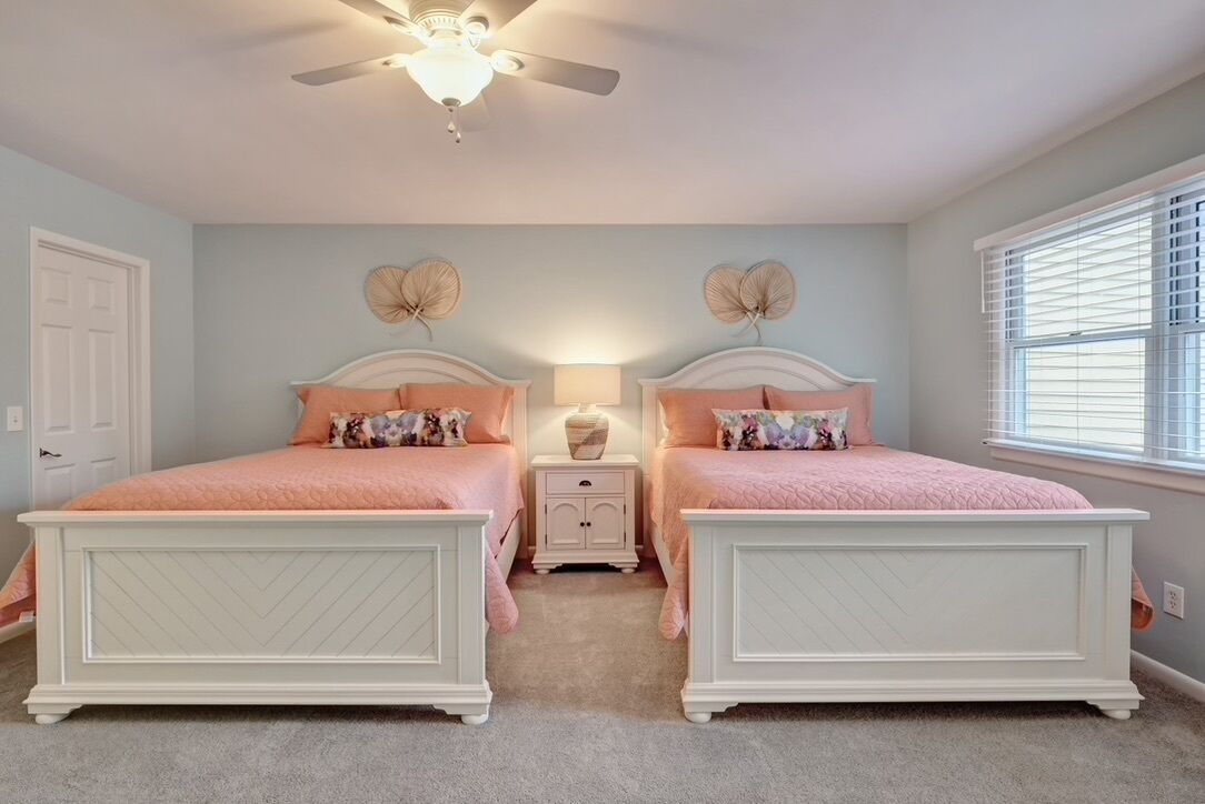 Convenient to Beach, restaurants, shopping and much more!