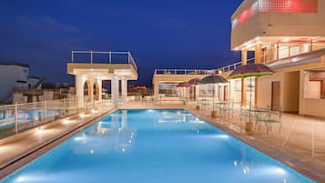 Una piscina cubierta